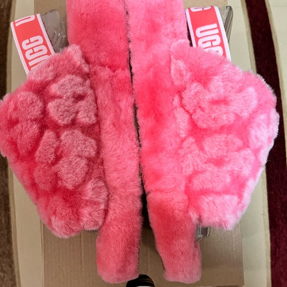 UGG NIB FLUFF YEAH SLIDE POPPY DESIGN STRAWBERRY SORBET COLOR SOFT SLIPPERS - Picture 4 of 17